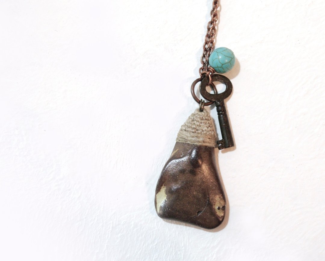 Beach Pebble Necklace Vintage Key Pendant Turquoise Charm - 项链 - 石头 咖啡色