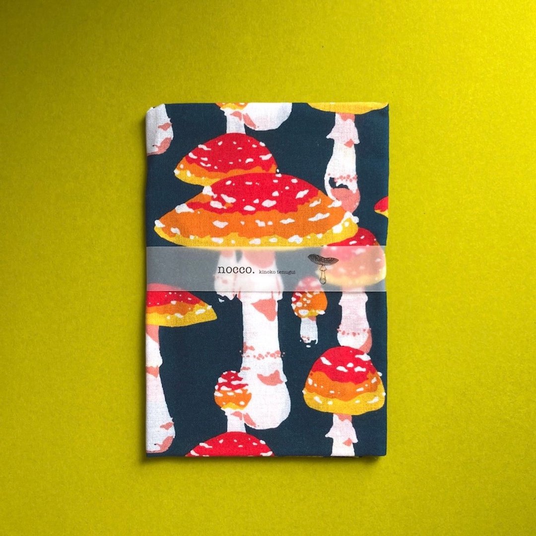 Fly agaric hand towel / japanese tenugui -Amanita muscaria- / towel, handkerchief, textile, Japanese towel - 毛巾浴巾 - 棉 绿色