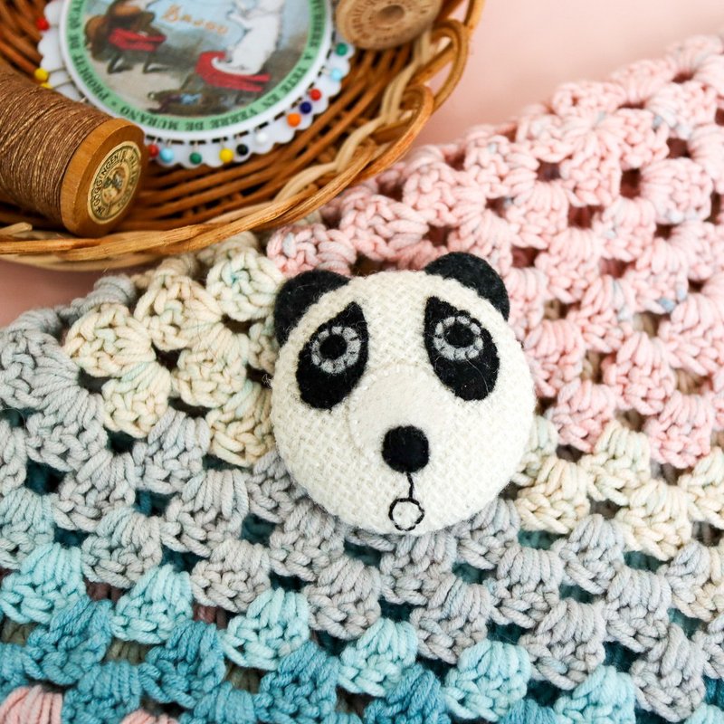 困扰表情的熊猫胸针 - 胸针 - 羊毛 白色