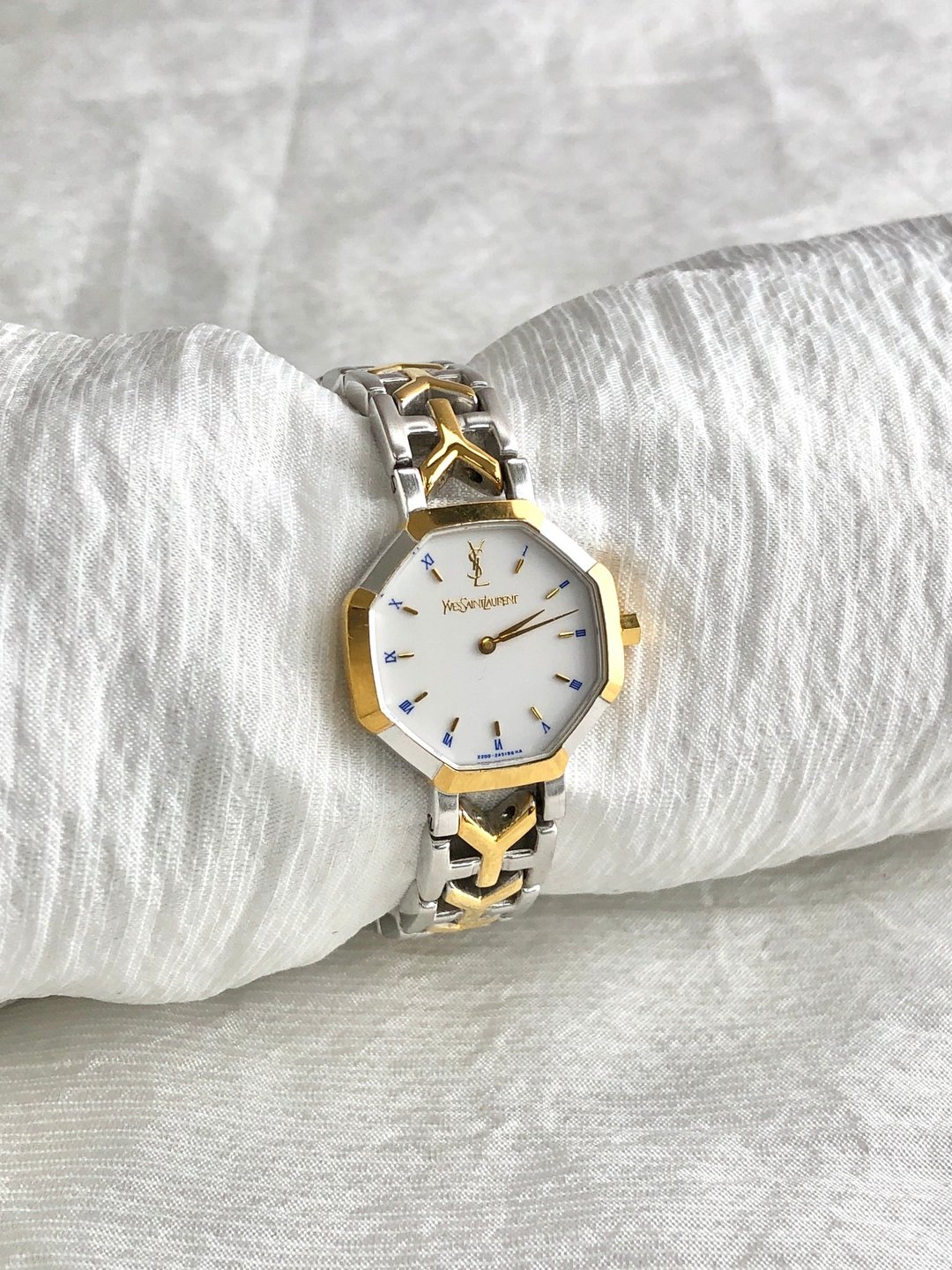 【VintageShop solo 日本直送中古包专卖店】Yves Saint Laurent 腕表 金色×银色 YSL 罗马数字 不锈钢 八角形 x8kct5 - 女表 - 不锈钢 银色