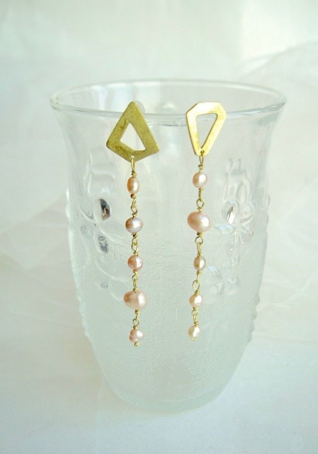 Pearl long earrings - 耳环/耳夹 - 珍珠 粉红色