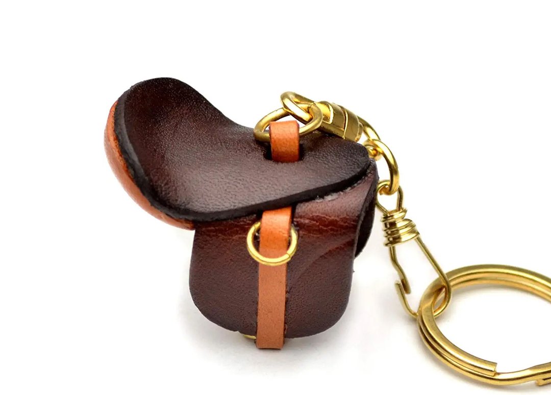 GENUINE 3D LEATHER SADDLE LEATHER KEYCHAIN - 钥匙链/钥匙包 - 真皮 咖啡色