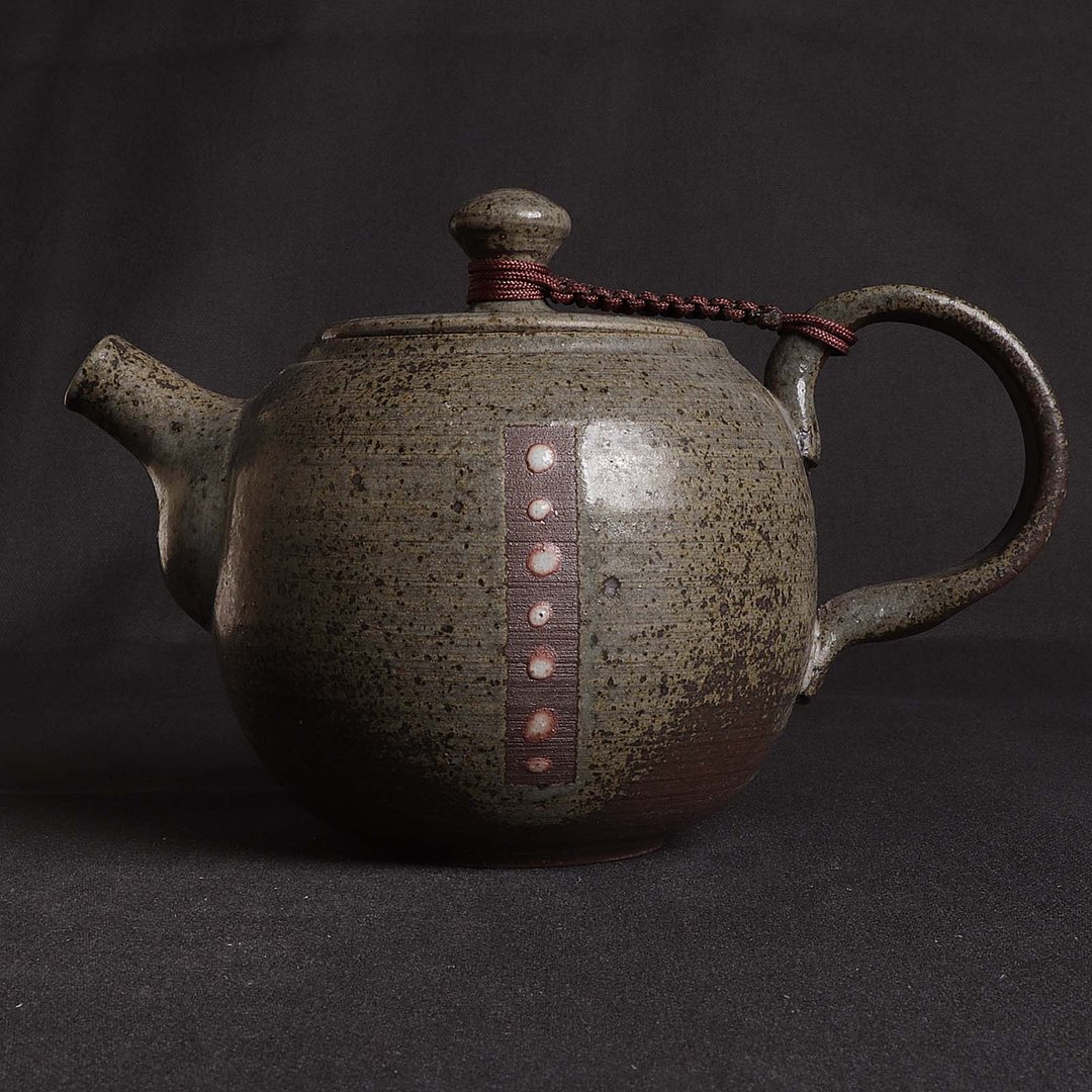 明芽窑 l 苍绿灰釉圆点后手壶 - 茶具/茶杯 - 陶 灰色