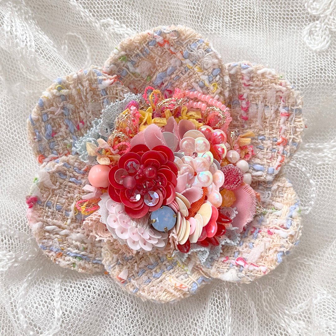 梦幻花朵胸针  No.67　手作饰品　独一无二 - 胸针 - 棉 