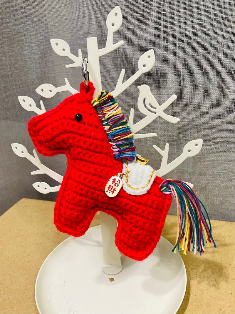 红色招财小马 - 现货 / 马年招财钩织小物 吊饰 香包 - 钥匙链/钥匙包 - 其他材质 红色