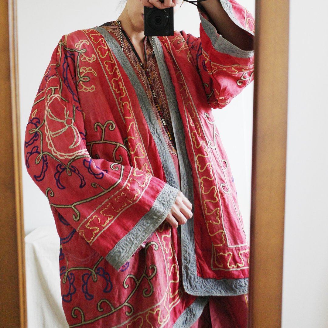 Vintage old Uzbek embroidered coat  老乌兹别克斯坦斯坦手工刺绣罩衫 - 女装休闲/机能外套 - 棉 