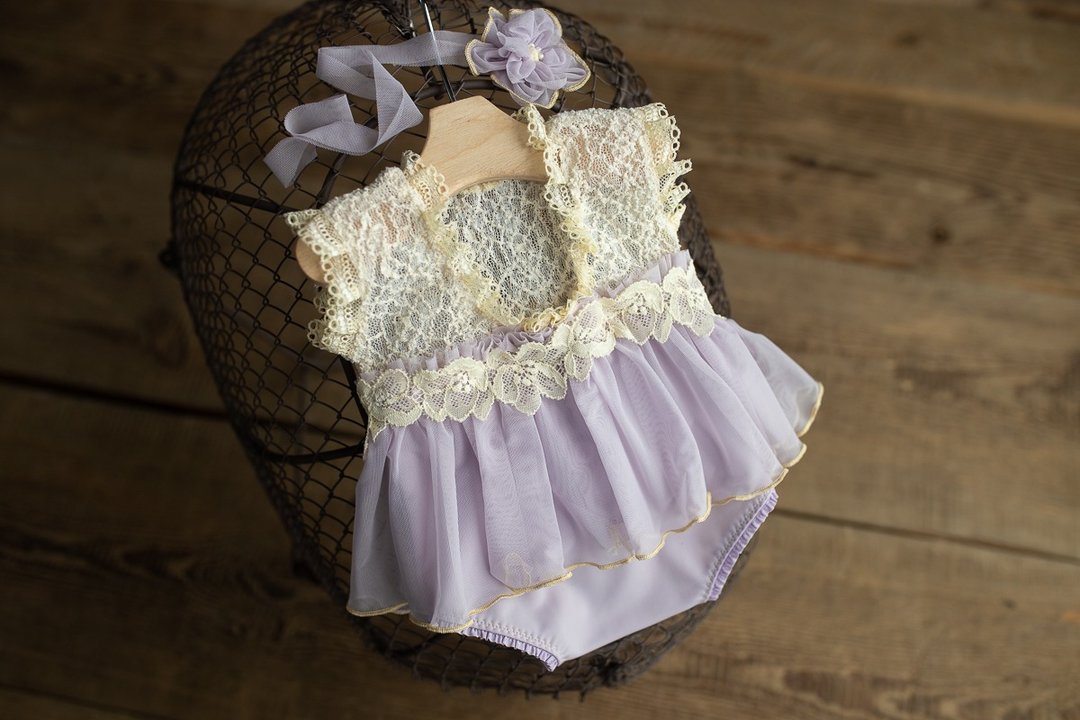 新生儿女孩紫色蕾丝连身衣：小女孩的完美服装 - 婴儿饰品 - 其他金属 紫色