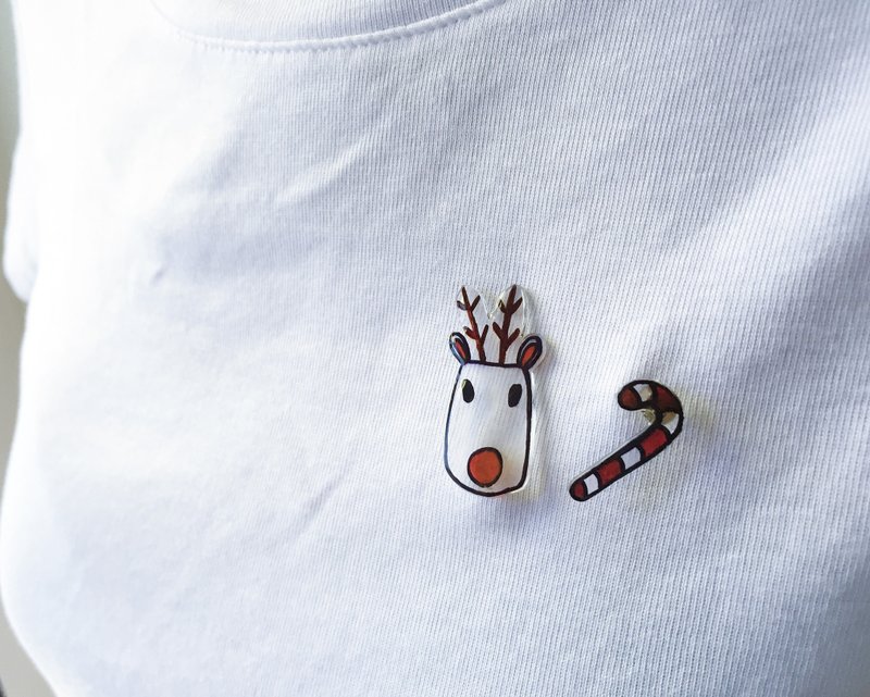 圣诞麋鹿胸针 / 手绘 / 手作胸针 - 胸针 - 塑料 红色