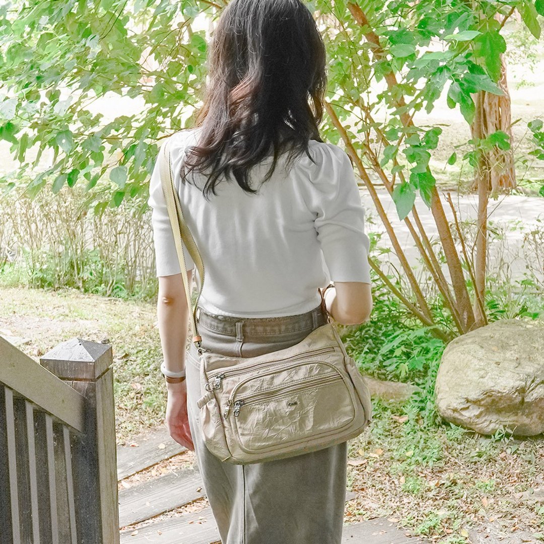 (浅杏色)轻盈纸感椭圆袋多隔层侧背斜背包33601 - 侧背包/斜挎包 - 尼龙 