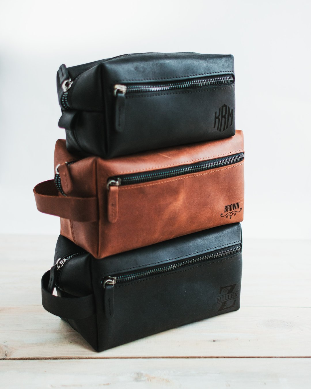 Leather Toiletry Bag for Men 3rd anniversary Gift for Him Leather Travel Bag - 名片夹/名片盒 - 真皮 