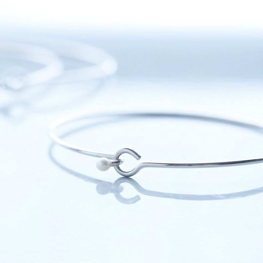 B) Stone Wire Bangle Silver 925 - 手链/手环 - 其他金属 银色