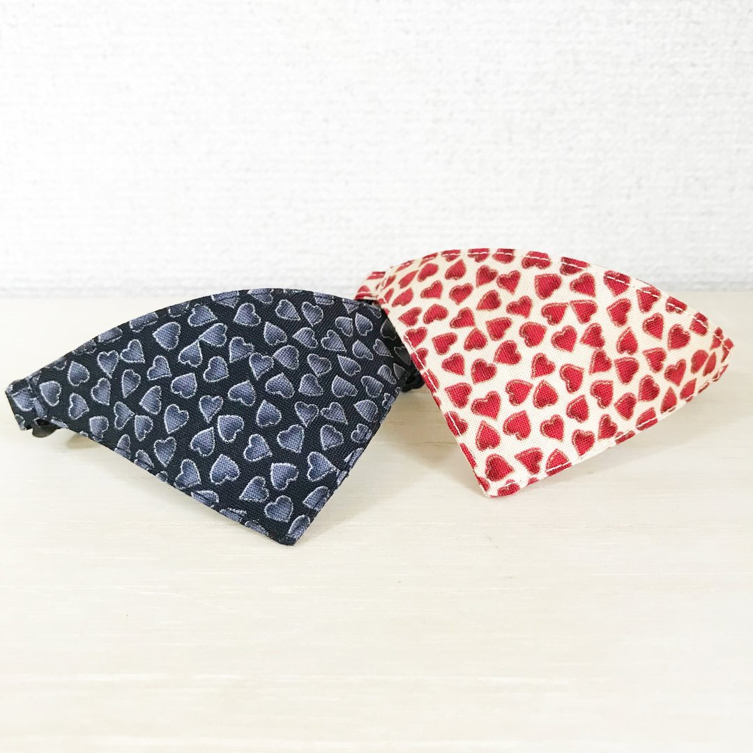 Glitter Heart Pattern Cat Bandana Collar Safety Buckle Safety Collar - 项圈/牵绳 - 棉 黑色