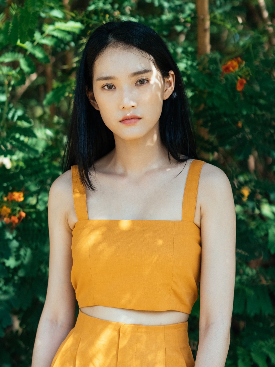 (SIZE S) YELLOW COTTON LINEN CAMI CROP TOP WITH BAND STRAP AND BACK SMOCKING - 女装上衣 - 棉 黄色