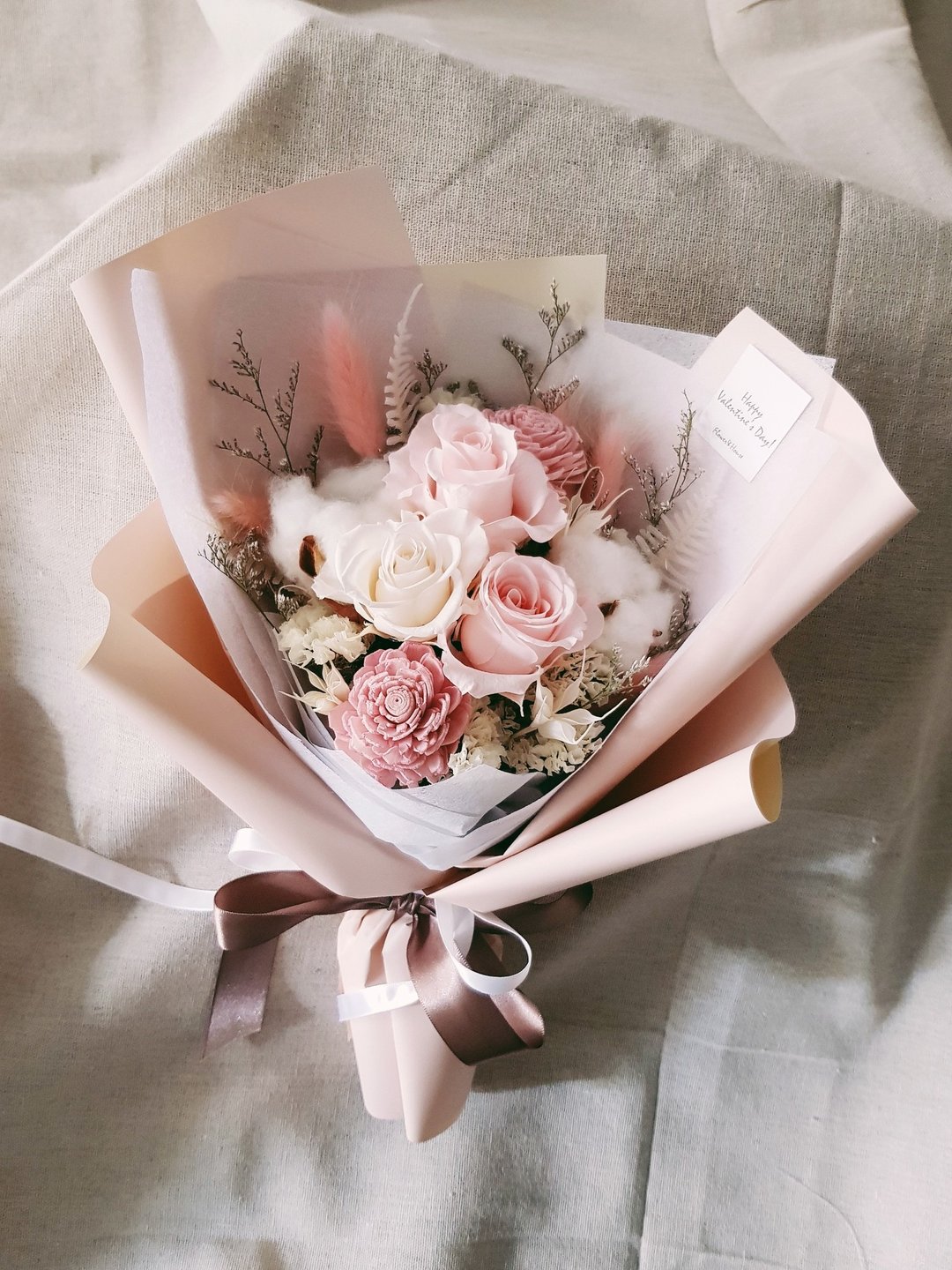 毕业快乐 | 永生花 + 干燥花│粉白玫瑰永生花花束│干燥花│情人节 - 干燥花/捧花 - 植物．花 粉红色