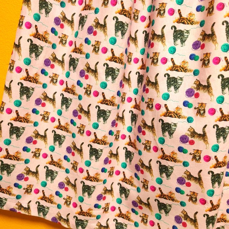 Yarn and cute kitten skirt pink / made in JAPAN / USA fabric / Free size - 裙子 - 棉．麻 粉红色