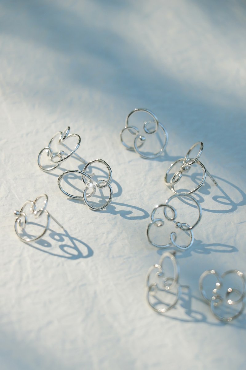 Vase with Twelve Sunflowers I 纯银油画小花耳环 - 耳环/耳夹 - 纯银 银色