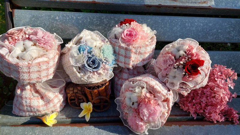 小香风永生康乃馨花束  4月底前下单再赠手工不凋花卡片一张 - 摆饰 - 植物．花 红色