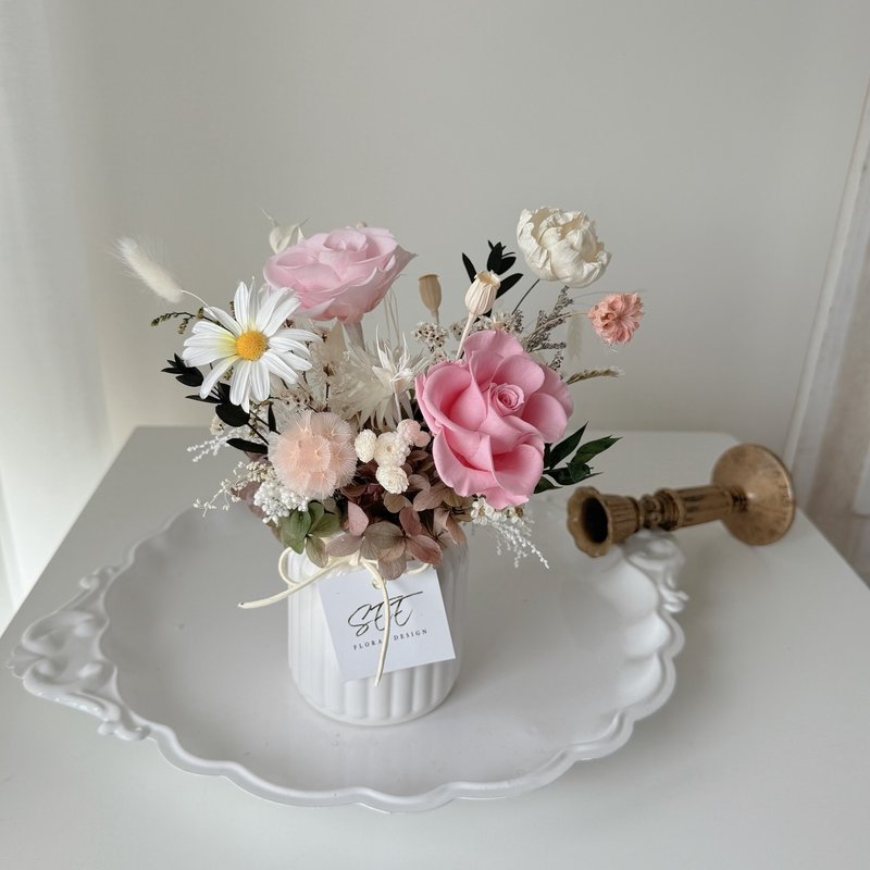 SEE 看见花艺设计|情人节|永生玫瑰 |生日|淡香暮野扩香牛奶花瓶 - 干燥花/捧花 - 植物．花 