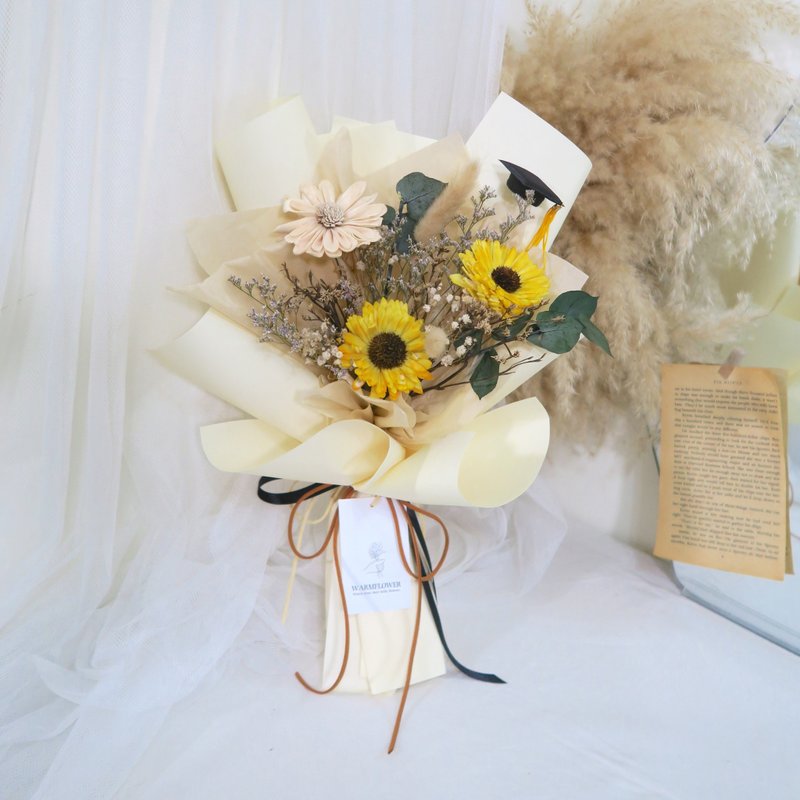毕业花束 ー毕帽向日葵大花束(多色) | 干燥花束/永生花束/大花束 - 干燥花/捧花 - 植物．花 多色
