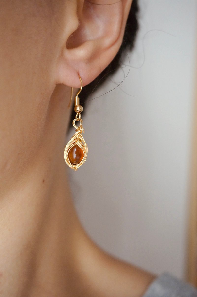 【Ms Children】天然石榴石金色铜线耳环 手工绕线wirewap - 耳环/耳夹 - 半宝石 