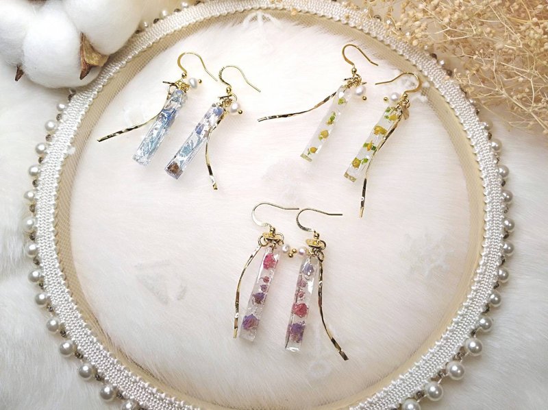 浮容手作房HIBISCUS#桦冰#/耳环/干燥花 - 耳环/耳夹 - 树脂 白色