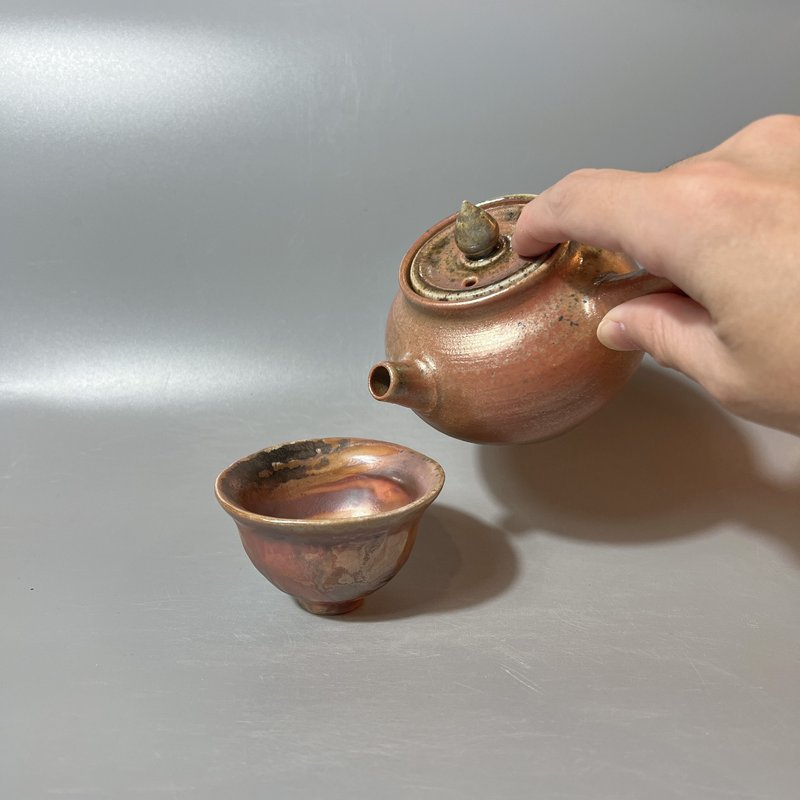 柴烧重落灰侧把茶壶 / 小平凡手作 - 茶具/茶杯 - 陶 