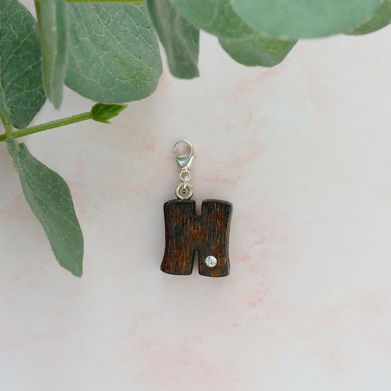 手工木制吊饰   英文字母@H 吊饰  礼物订制 - 吊饰 - 木头 咖啡色