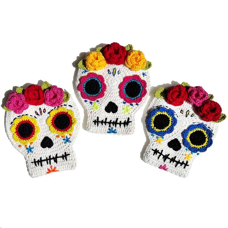 【钩针编织小包】Sugar Skull 3D 造型 钩针编织小包 - 化妆包/杂物包 - 棉．麻 白色
