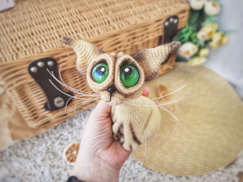 Siamese cat toy sculpture . Knitting sitting realistic pet replica. Cat toy - 玩偶/公仔 - 棉．麻 咖啡色