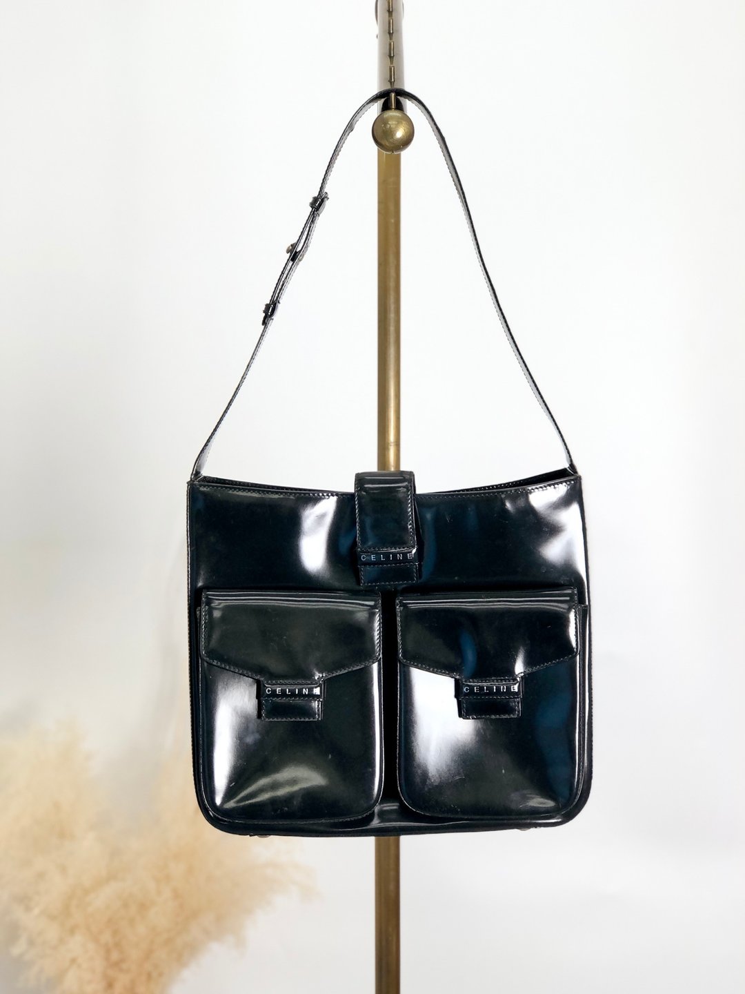 【 日本直送 名牌中古包 】CELINE 赛琳 肩背包 黑色 标志饰扣 漆皮 侧背包 vintage tabt7f - 侧背包/斜挎包 - 真皮 黑色