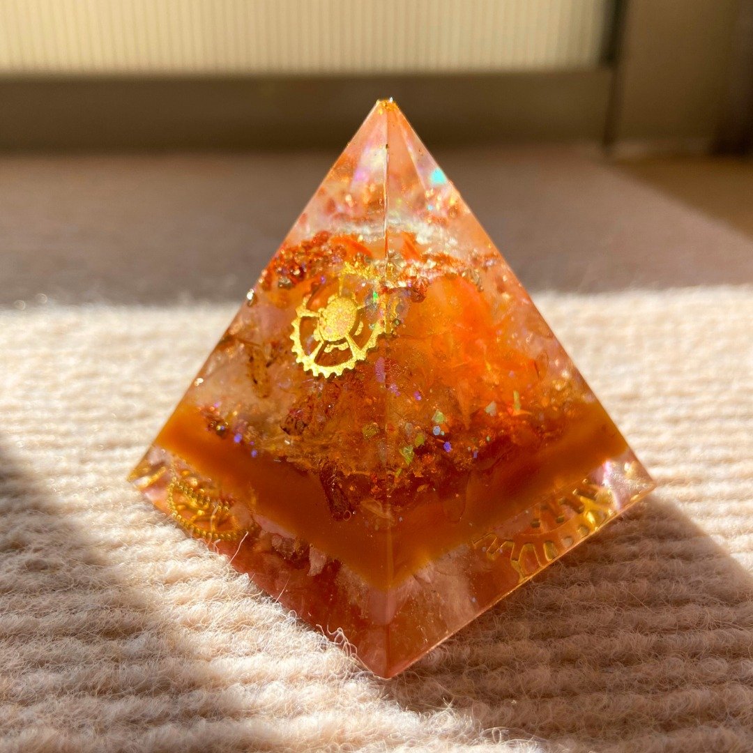 暖留 手作环氧树脂金字塔 桌面摆件 - 摆饰 - 其他材质 