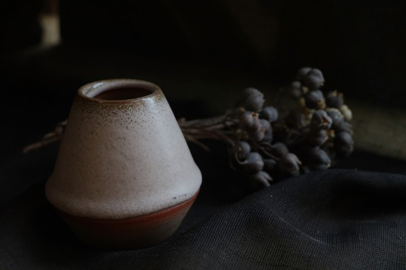 16号 手工制作 花器 / 瓶 - 牛奶可可系列 - 花瓶/陶器 - 陶 卡其色