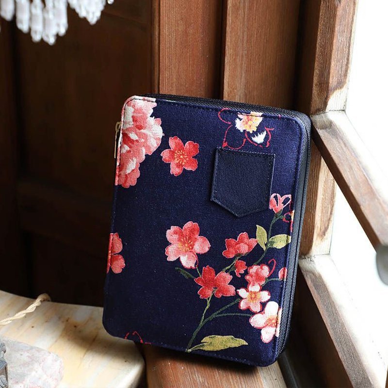 Chuyu A6/50K 花布拉链包书衣/日系花布/多功能书皮书套/收纳包 - 书衣/书套 - 棉．麻 多色