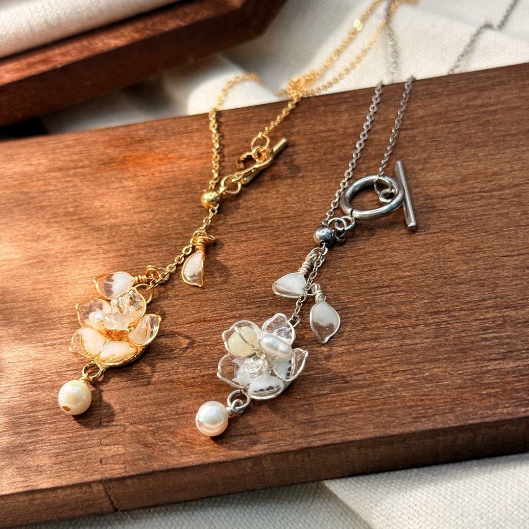 【白露】项链 | 水晶花饰品 (礼盒包装) - 项链 - 树脂 