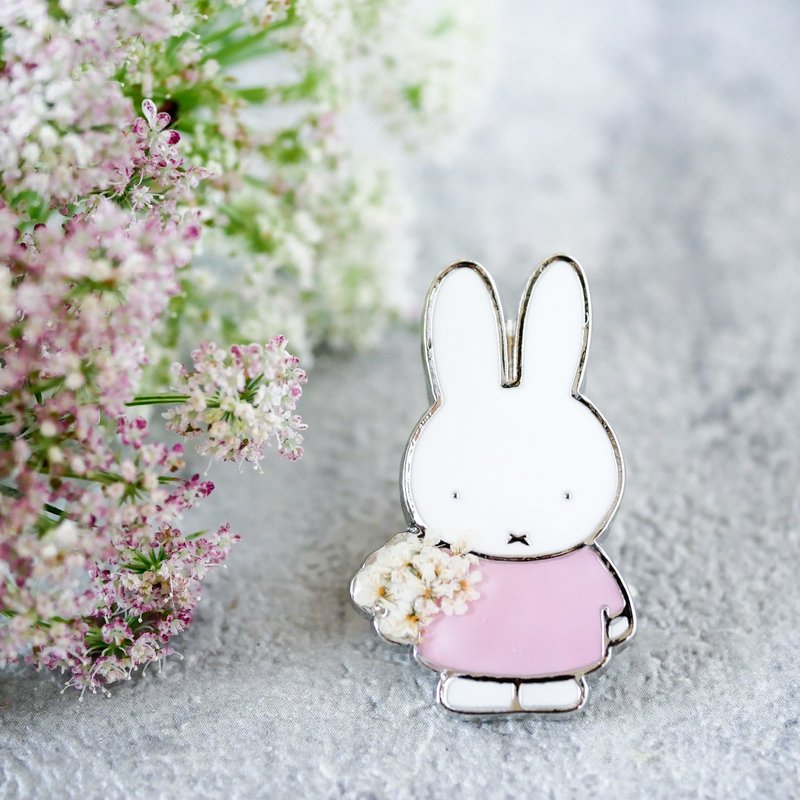 【Pinkoi x miffy】Miffy 押花别针 / 徽章 - 徽章/别针 - 树脂 粉红色