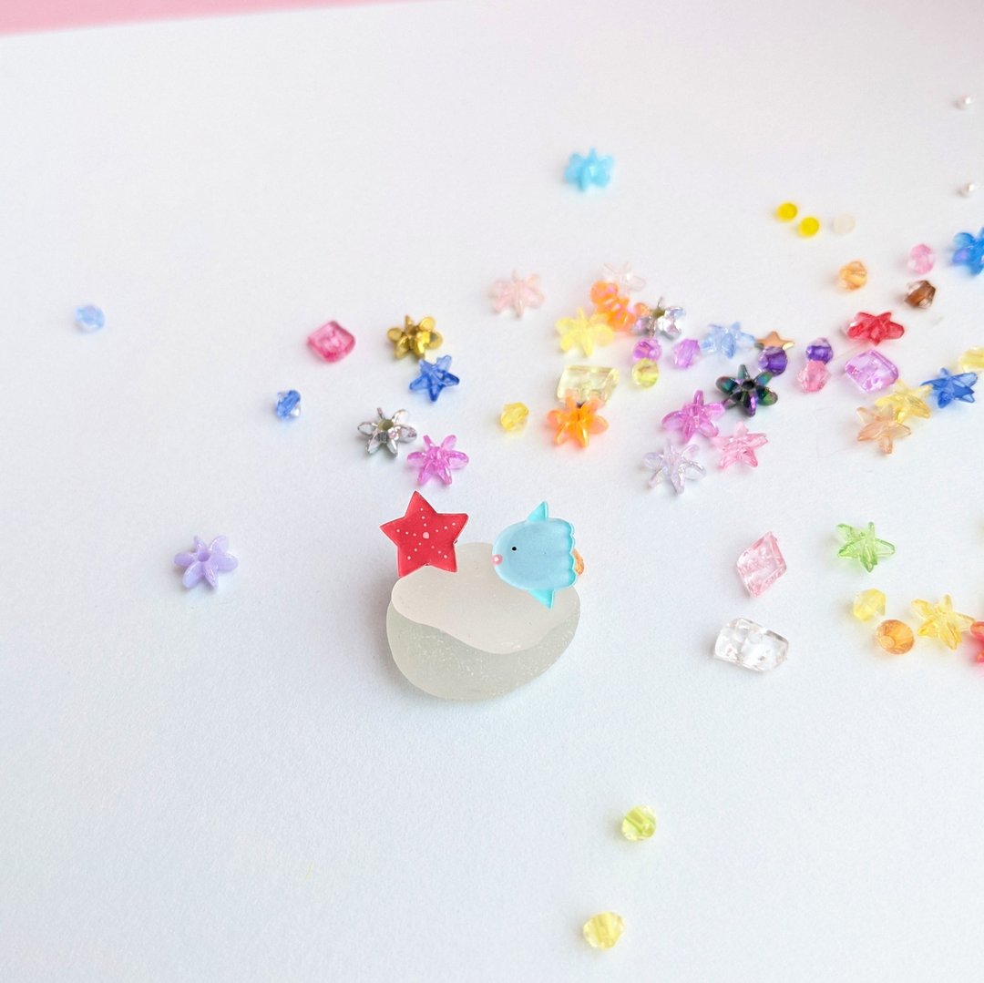 Sunfish x Starfish Hand-painted Praban Earrings Clip-On - 耳环/耳夹 - 塑料 蓝色