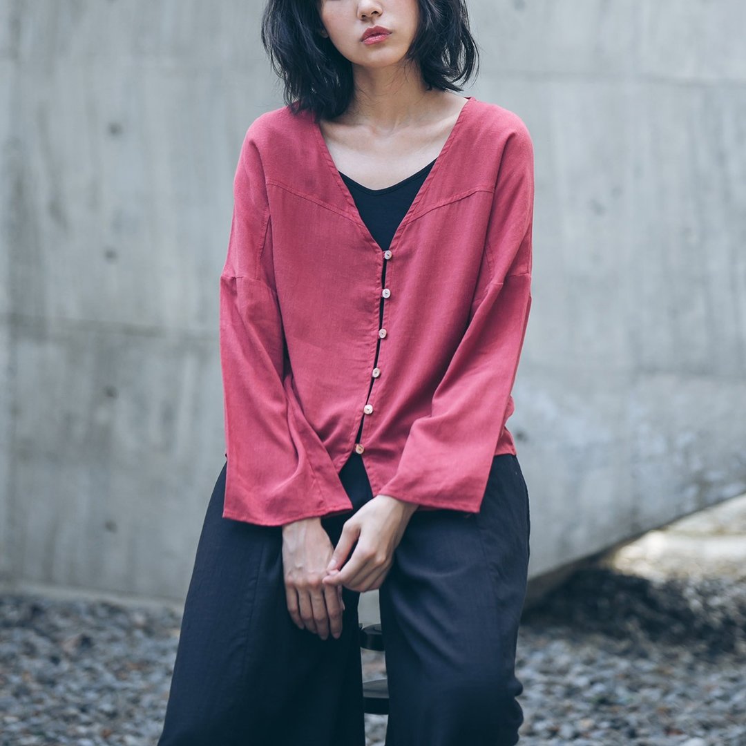 排扣V领罩衫 - 砖红 - 女装上衣 - 棉 红色