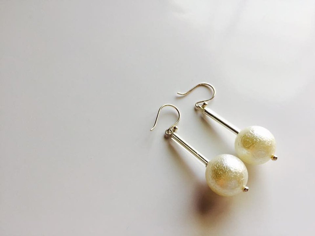 A Bead 925纯银软棉棉花糖耳环 - 耳环/耳夹 - 其他金属 白色