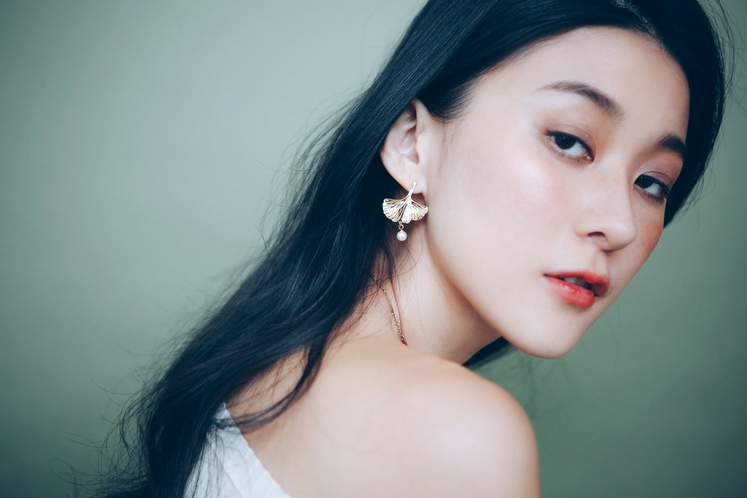 COR-DATE-铜片银杏叶耳环-小珍珠 - 耳环/耳夹 - 其他材质 