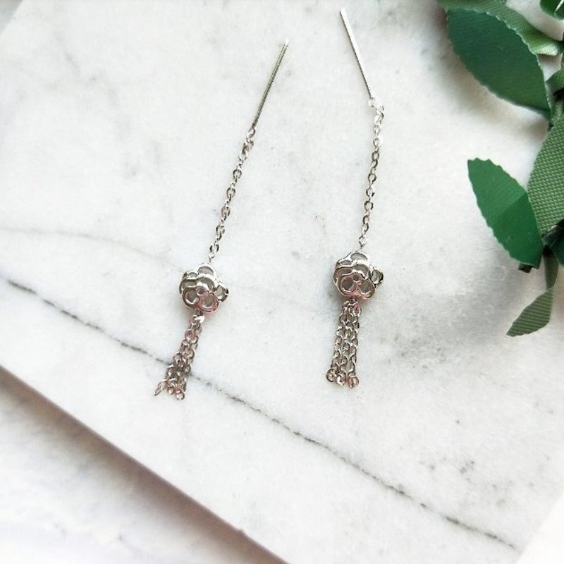 Eli Jewelry意大利14K金 气质山茶花垂坠流苏14K白金垂坠耳环 - 耳环/耳夹 - 贵金属 银色