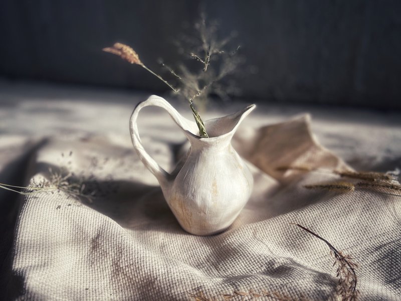 桌上的白陶糖霜 / 鹅颈壶干式花器・花瓶・茶酒壶 - 花瓶/陶器 - 陶 白色