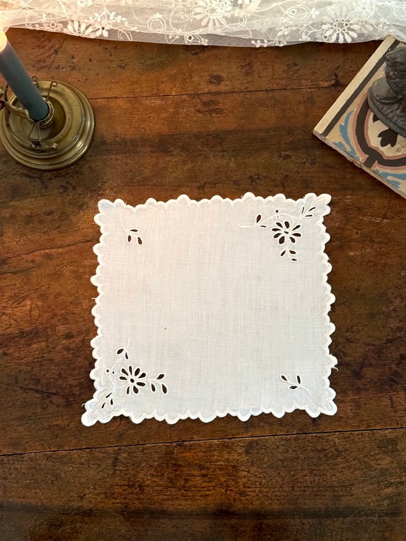 50027-法国古董手工白色刺绣餐25x17cm - 餐垫/桌巾 - 棉．麻 