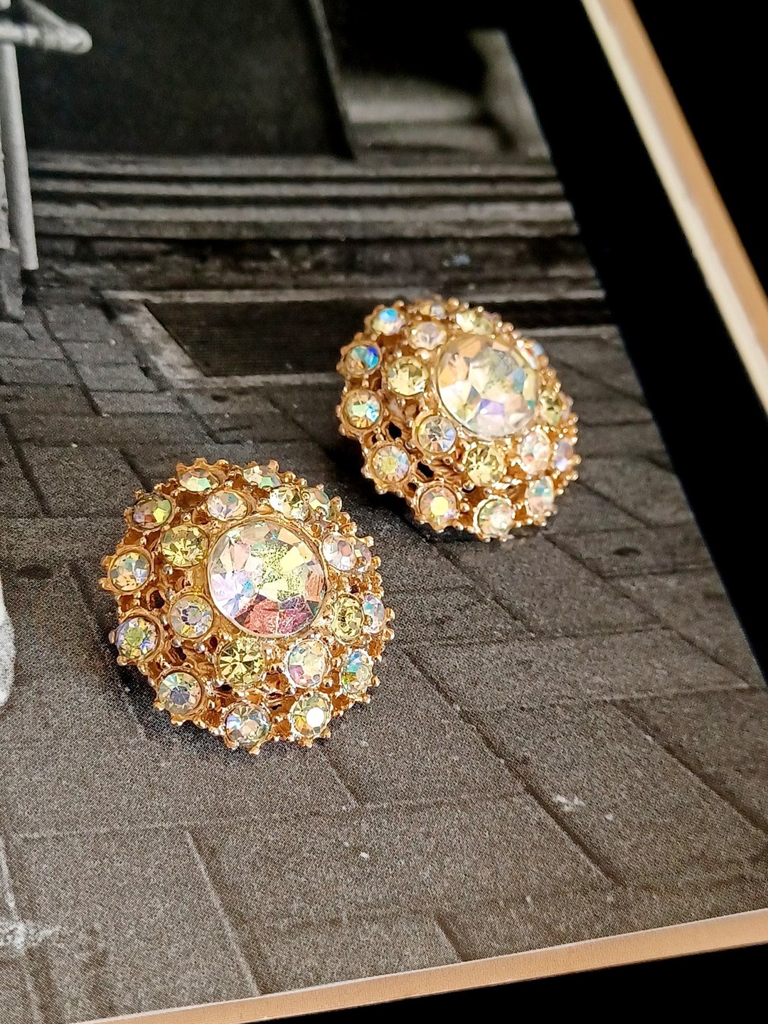 vintage jewelry  华丽极光莱茵满天星 夹式耳环 - 耳环/耳夹 - 其他金属 