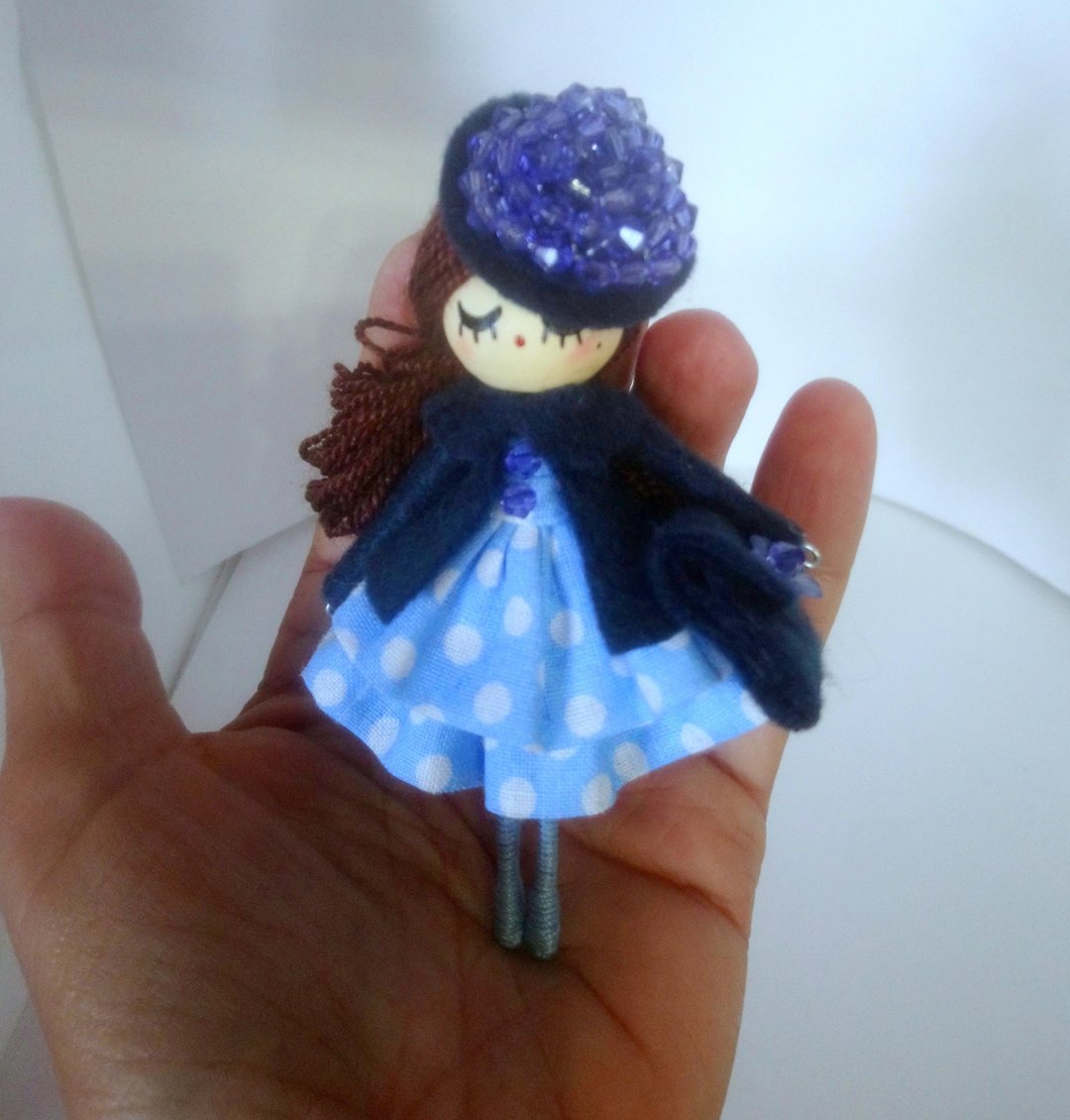 Brooch doll - 胸针 - 木头 蓝色