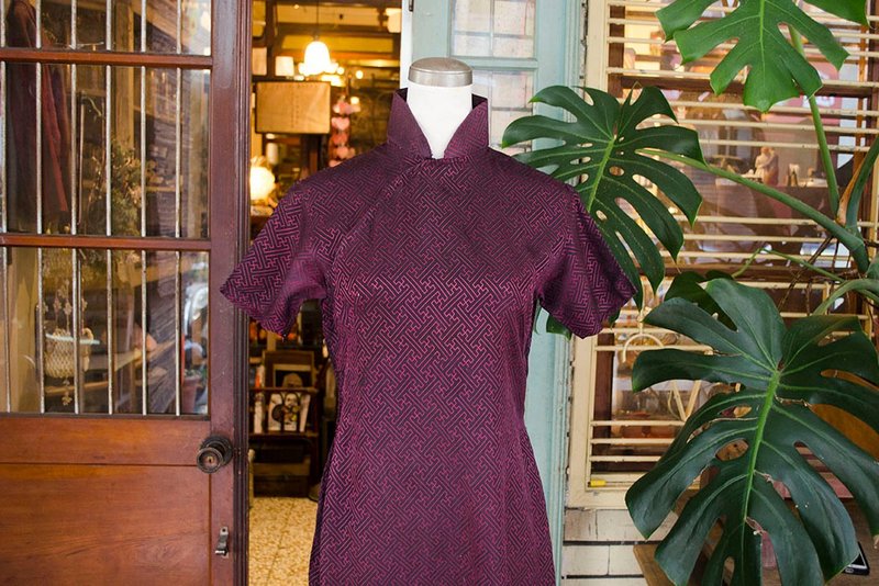 酒红窗棂黑珍珠缎光丝质海派手工订制古董旗袍 | vintage莞洱古着 - 洋装/连衣裙 - 丝．绢 