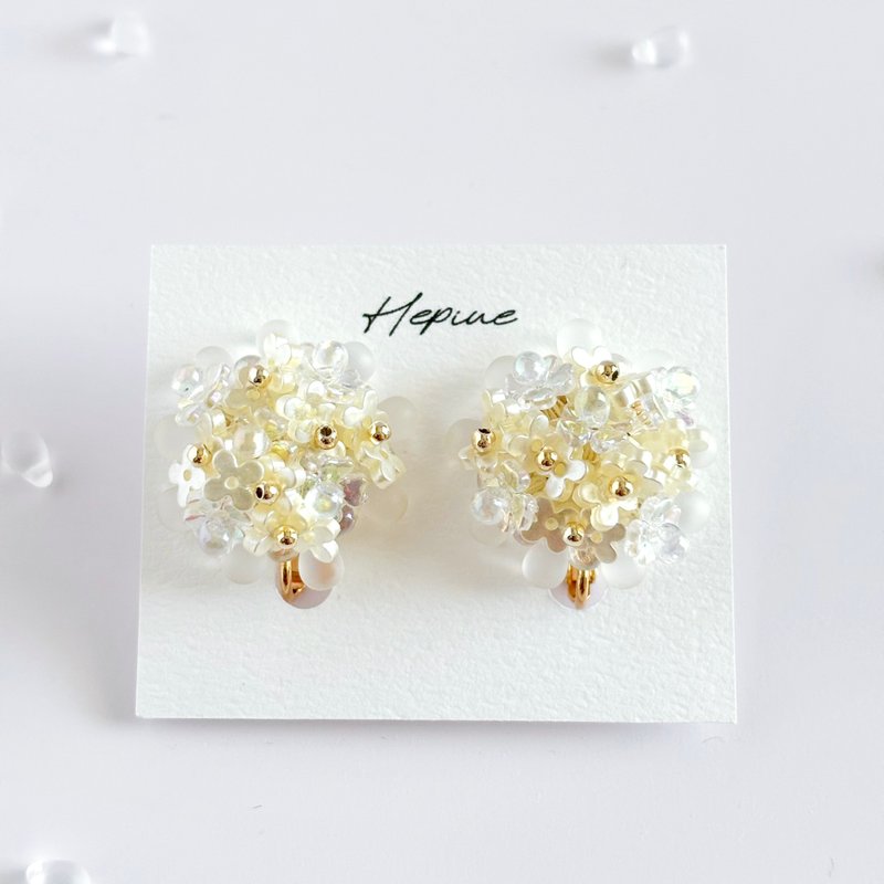 Petalisse (Yellow) : earring / pierce - 耳环/耳夹 - 玻璃 蓝色