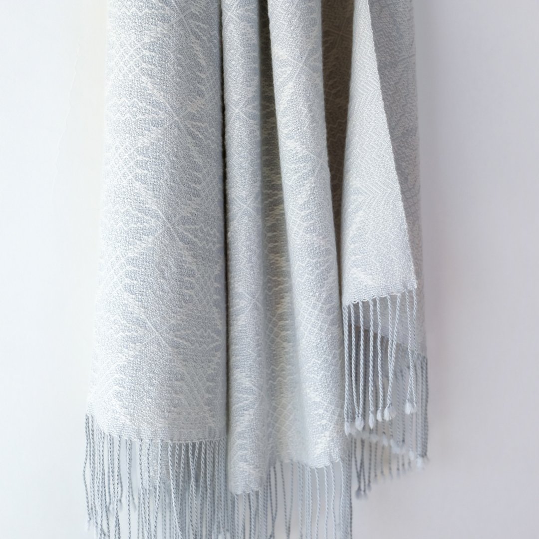 Cashmere 手工编织喀什米尔丝绸披肩【柊华04】 - 围巾/披肩 - 丝．绢 白色