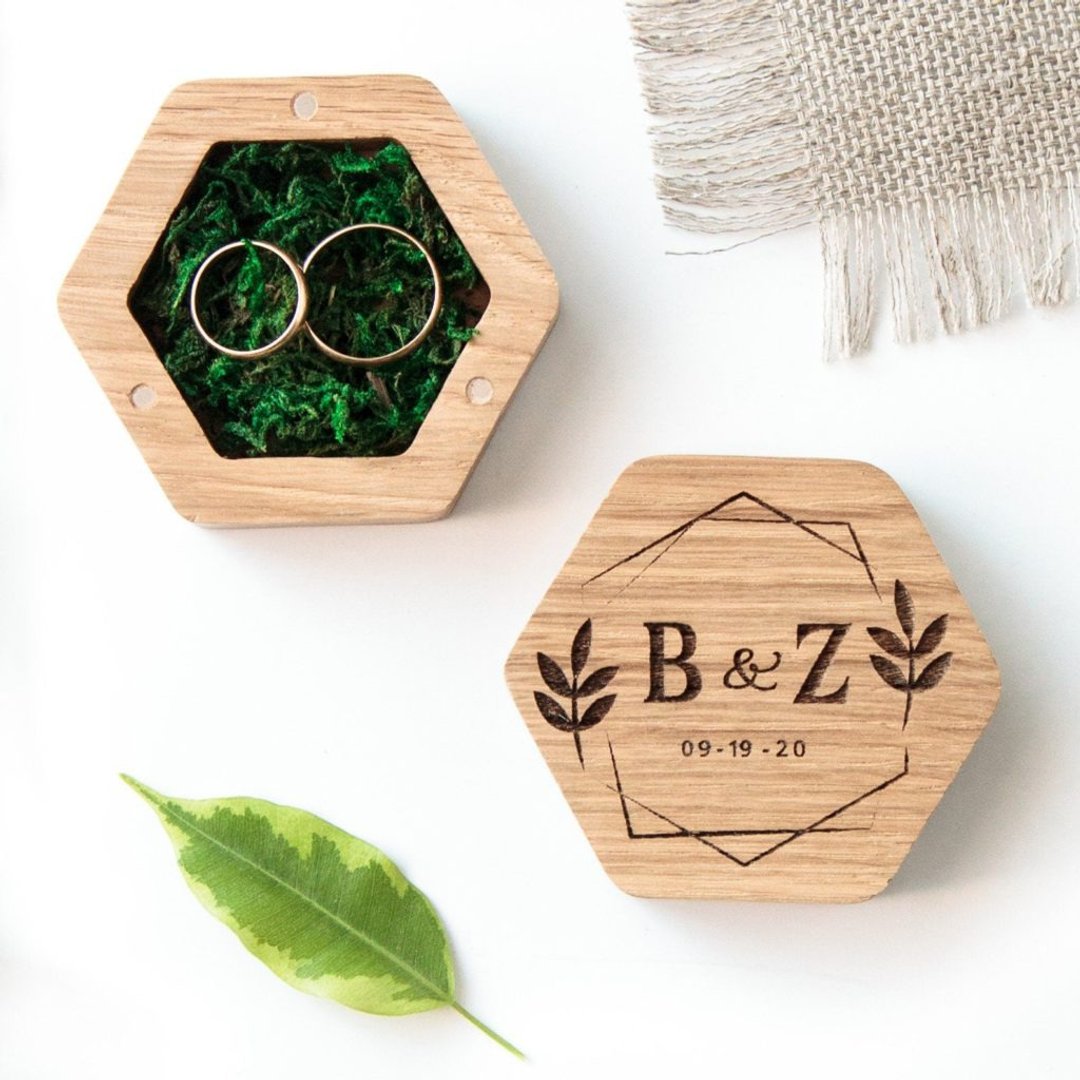 Hexagon double  ring box engraved for wedding ceremony - 其他 - 木头 多色