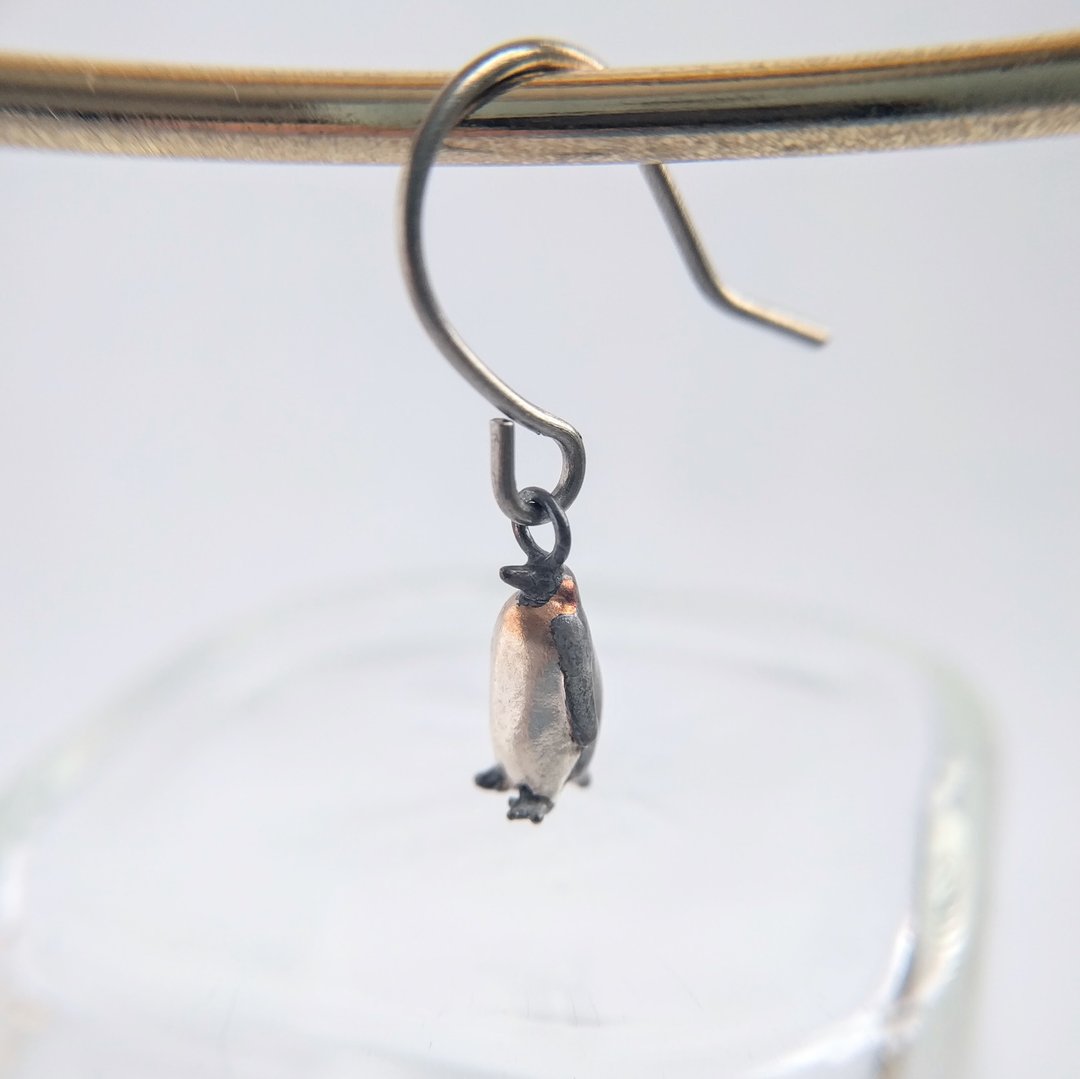 [Titanium Hook Earrings] Emperor Penguin Silver925 - 耳环/耳夹 - 纯银 白色