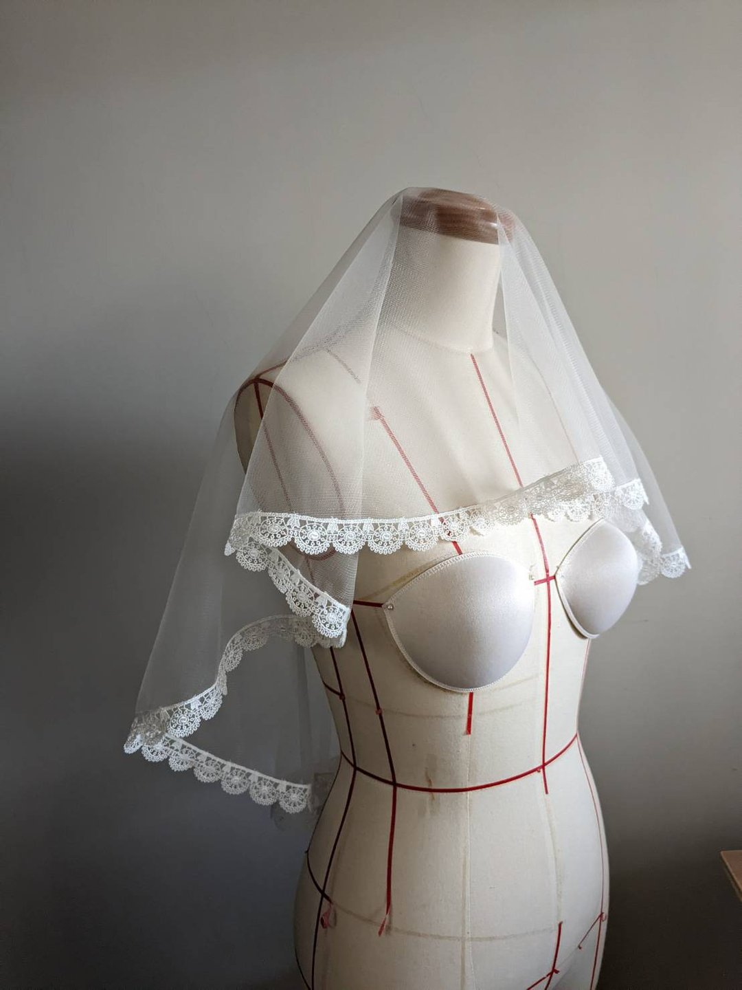 绝美蕾丝头纱订做!!!! 适合登记结婚、婚宴场合、婚纱旅拍使用 - 晚装/礼服 - 其他材质 白色